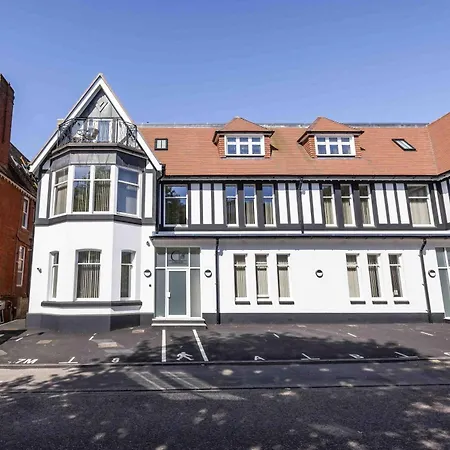 The Cliff Manor Apartment Bournemouth Exterior photo